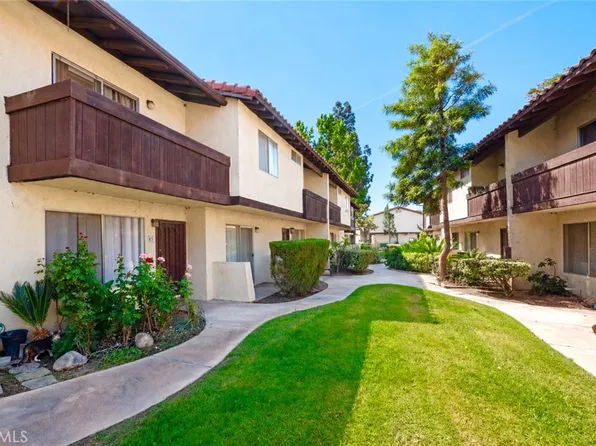 1077 Santo Antonio Dr APT 45, Colton, CA 92324