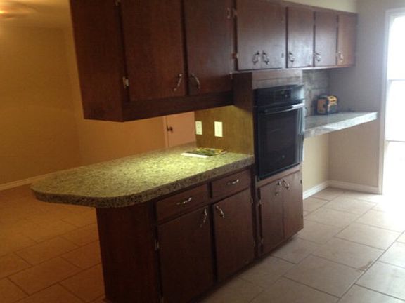 3rd image of 1608 W 23rd St
