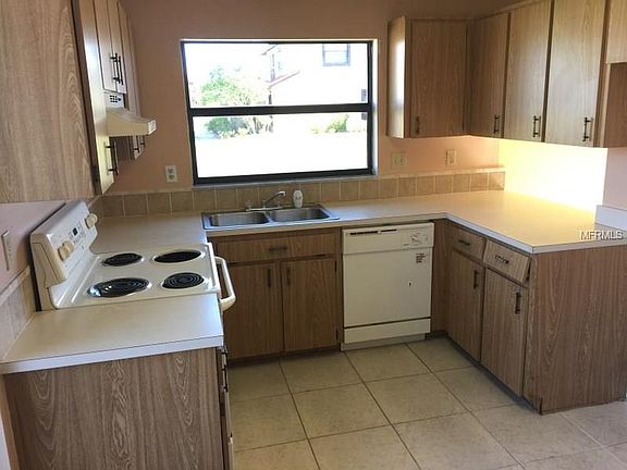 4th image of 468 Hunter Cir
