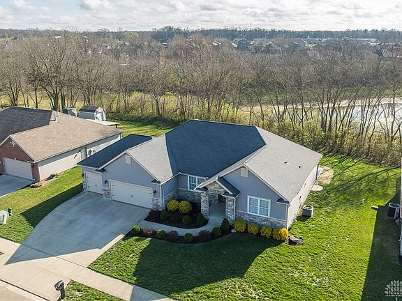 3rd image of 703 Sherwood Dr