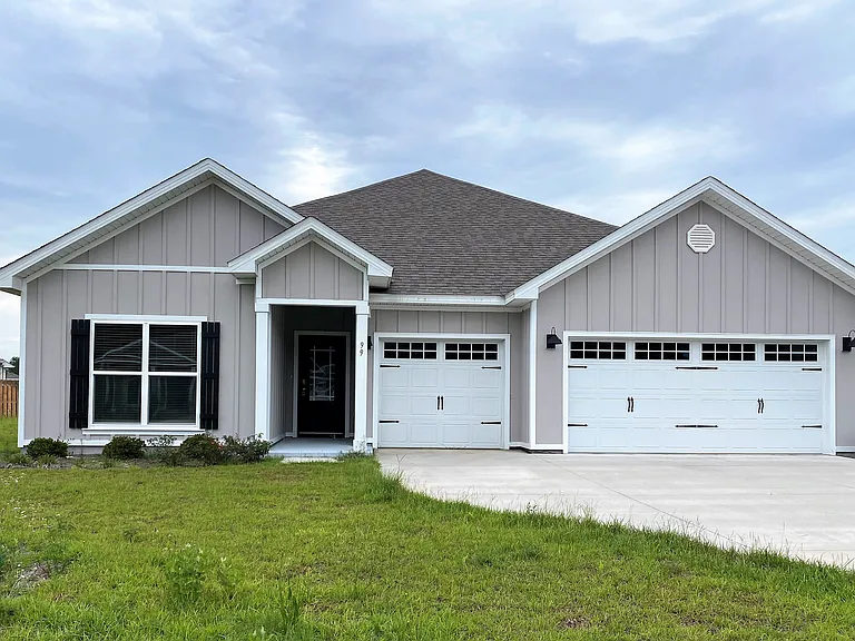 104 London Cir — Photo 1