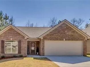 5101 Smithfield Cir, Northport, AL 35473