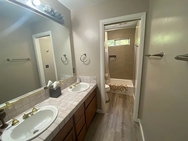 Heidi Ln, Cloverdale — Photo 2