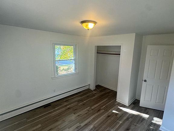 3rd image of 107 Cedarbrook Ave