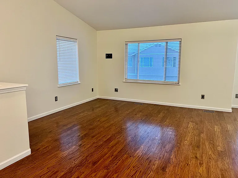 6486 Fairweather Dr — Photo 4