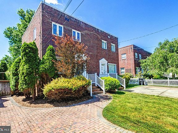5th image of 5 E Custis Ave