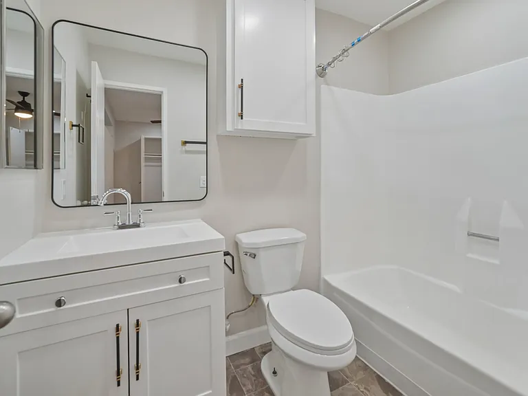 14420 Vista Real Apts — Photo 21