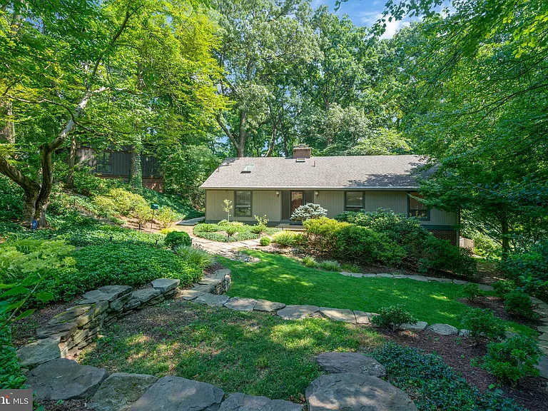 1715 Hollinwood Dr — Photo 47