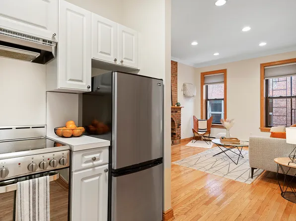 425 West 24th Street image 1 of 6