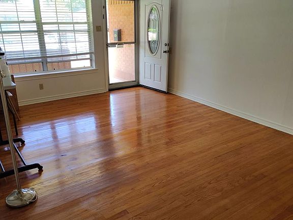 3rd image of 417 Terrace Dr