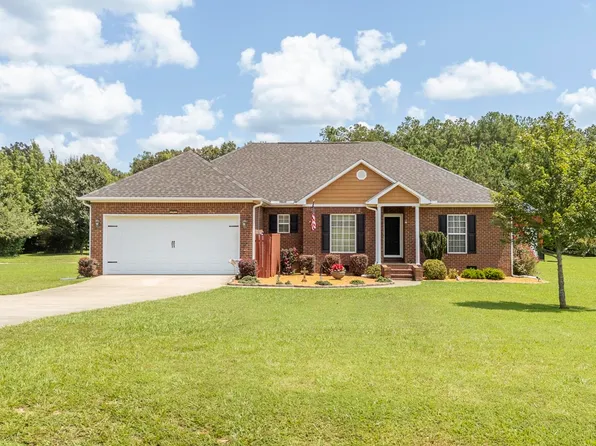 625 Twelve Oaks Dr, Adamsville, TN 38310