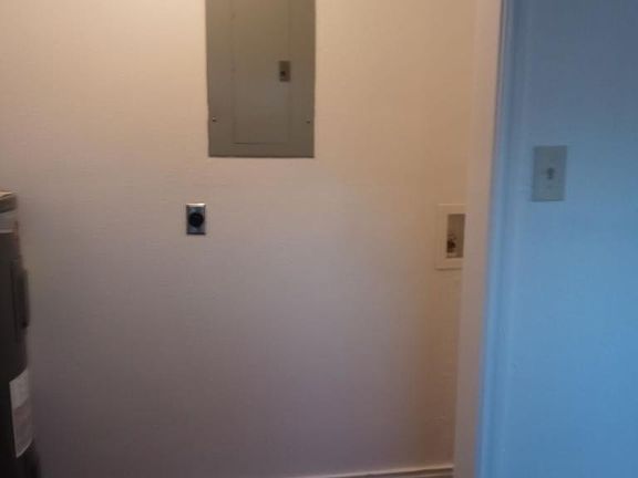 4th image of 428 Burnett St #B