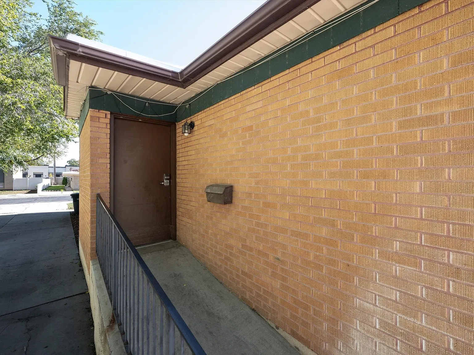 2 bed, 755 sqft, $1,425 — Photo 2