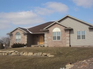 2318 Manley Dr, Sun Prairie, WI 53590