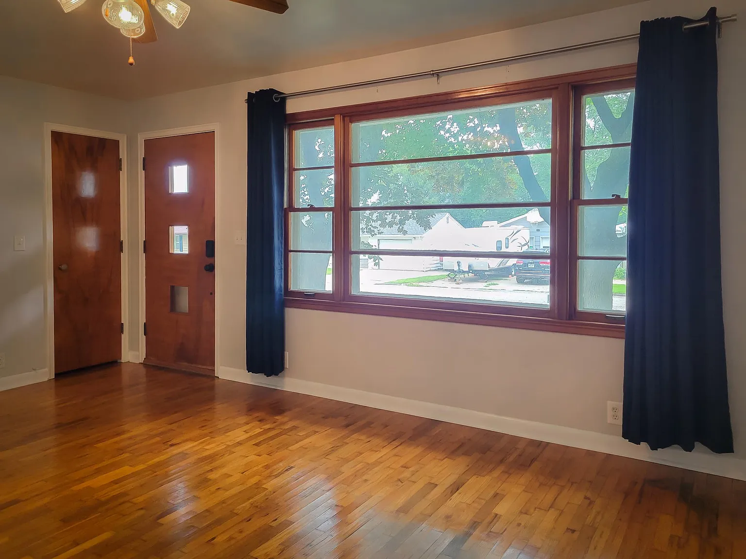 2 bed, 960 sqft, $1,250 — Photo 2
