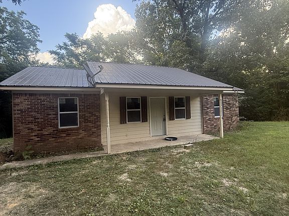 3rd image of 165 Cedar Grove Ln