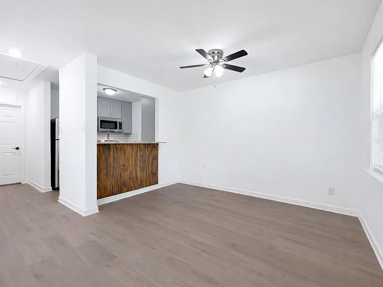 5718 Eskridge St #6 — Photo 4