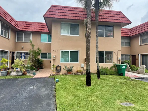 7033 NW 169th St #7033, Hialeah, FL 33015