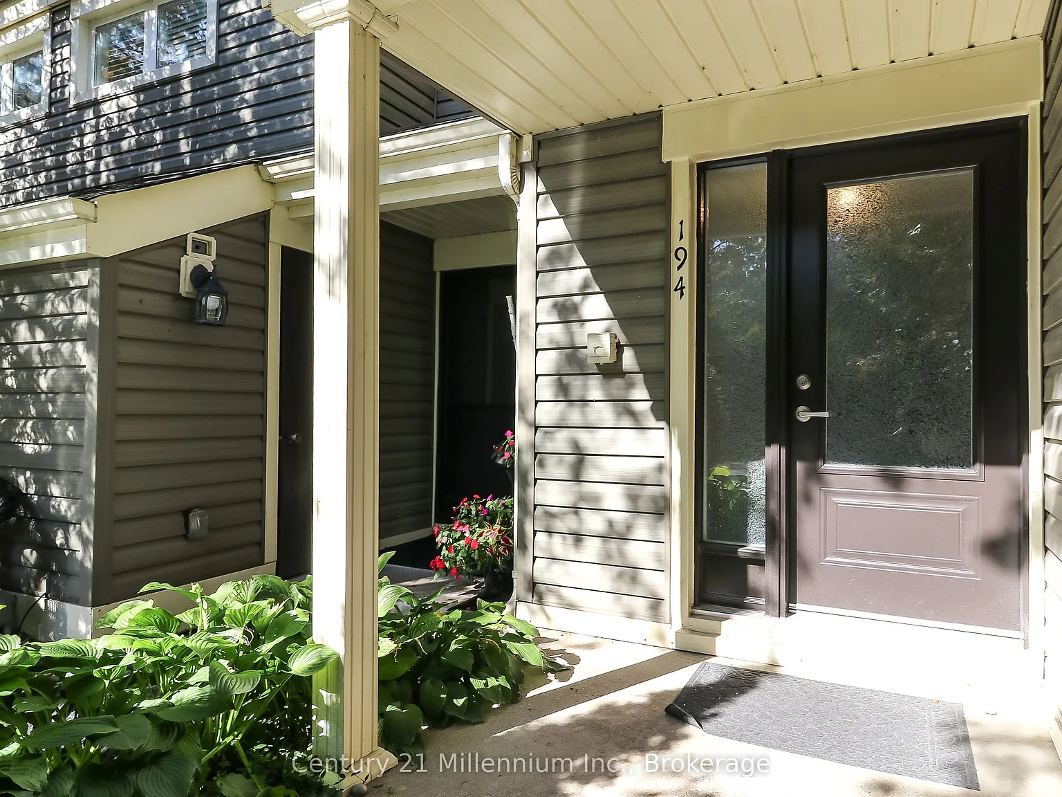 3 bed, $4,000 — Photo 4
