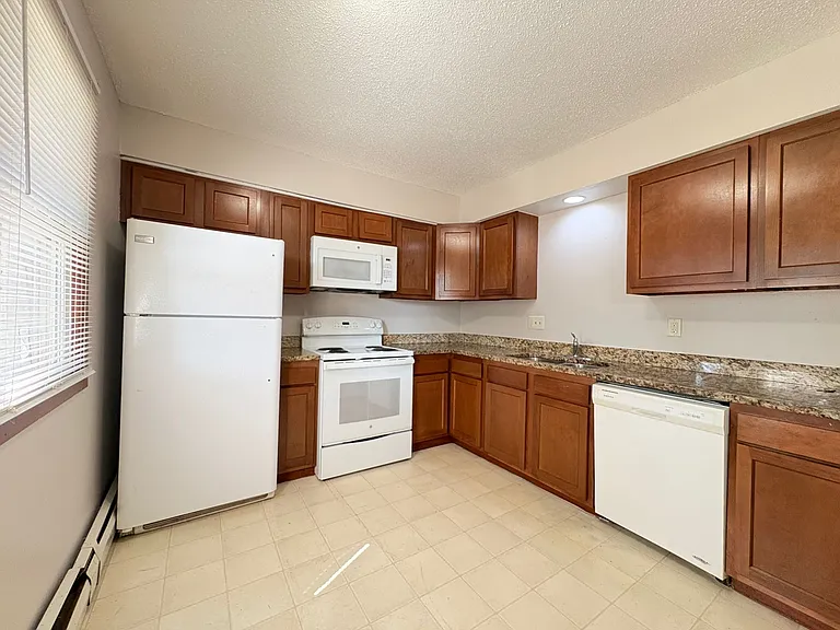 Patricia Park Apartments — Photo 13