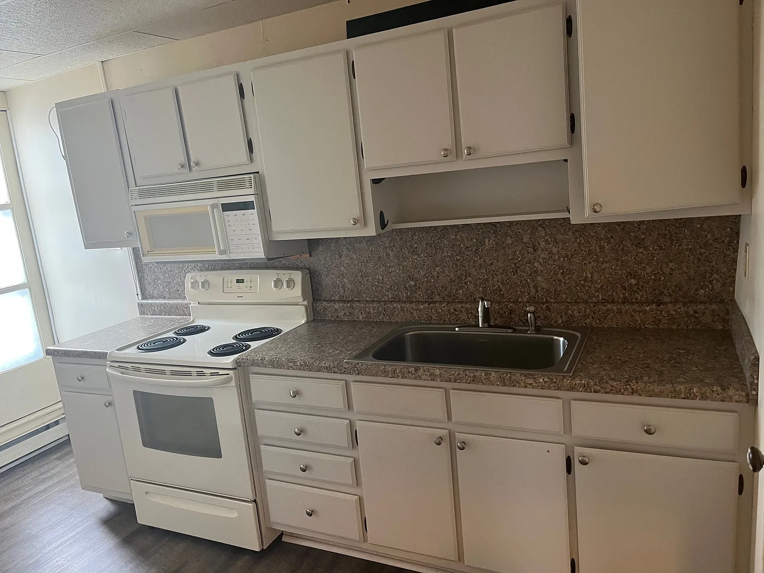 2 bed, $800 — Photo 1