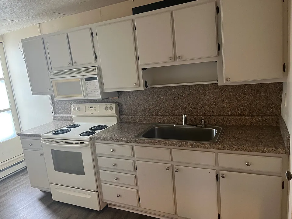 1200 Centre St #3F