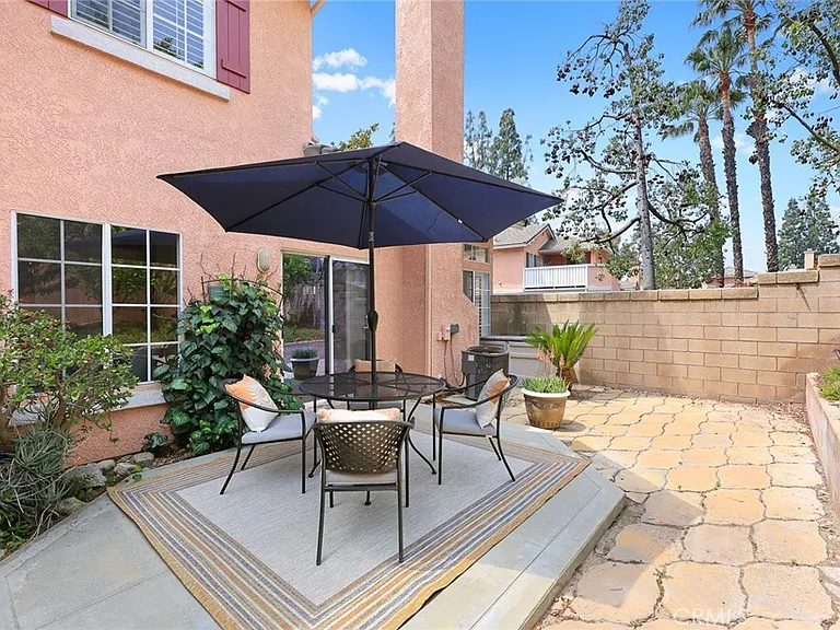 Peaceful Garden Patio Retreat