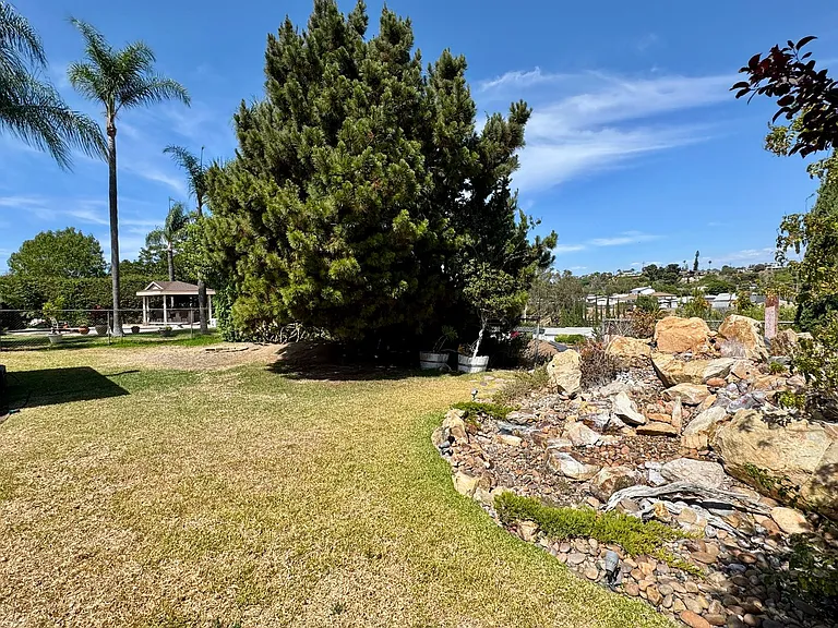 6279 Dixie Dr — Photo 32