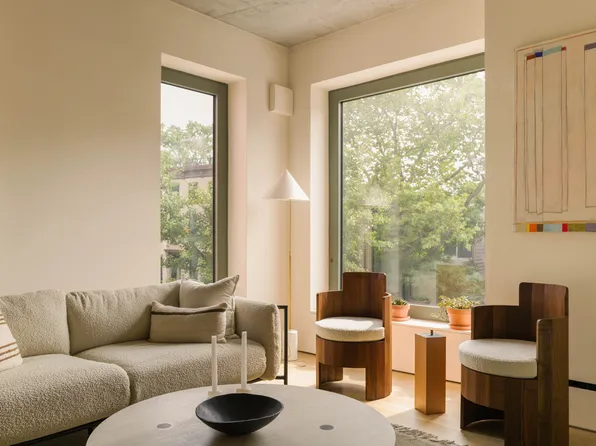 144 Vanderbilt Avenue image 1 of 23