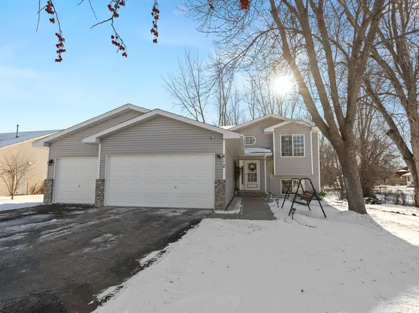 612 Sunwood Park Dr, Waite Park, MN 56387