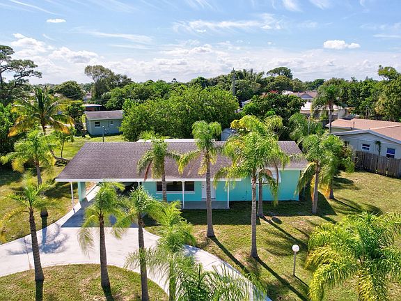 2nd image of 210 Beach Avenue