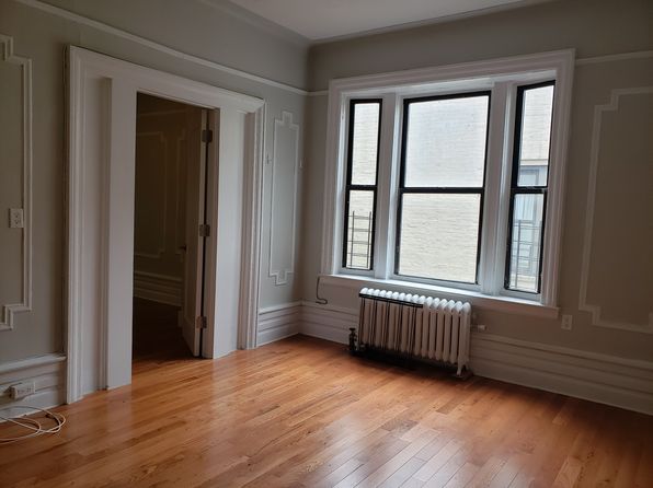 219 E 17th St APT 4R