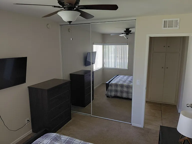 575 Pierpont Dr — Photo 2