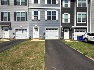 350 Avon Dr #270, Red Lion, PA 17356