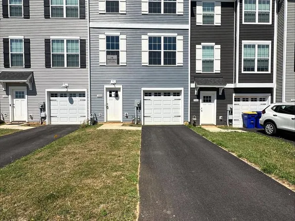 350 Avon Dr #270, Red Lion, PA 17356
