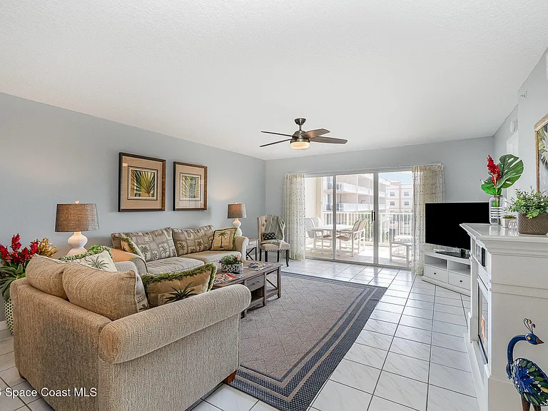 601 Shorewood Dr #G405 — Photo 4