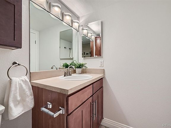 5th image of 601 W 11th Avenue #1114