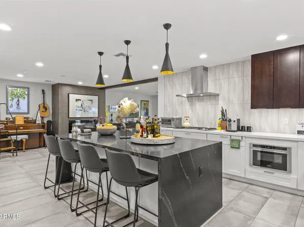 2241 E NICOLET Avenue, Phoenix, AZ 85020