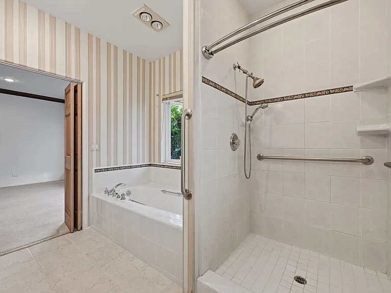 996 Valencia Ave — Photo 15