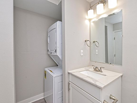 3rd image of 708 Hearn St #204
