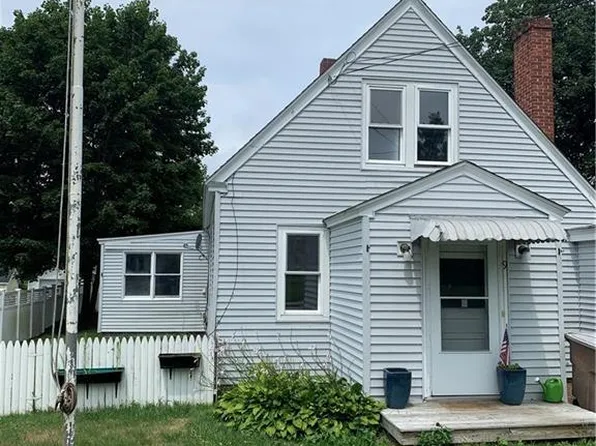 9 Black Point Road, East Lyme, CT 06357
