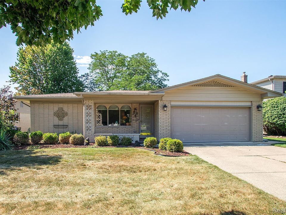 1st image of 42929 Versailles Rd