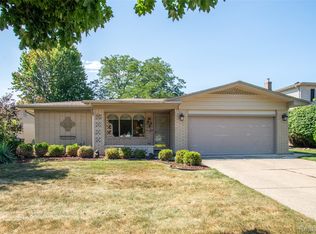 42929 Versailles Rd, Canton, MI 48187
