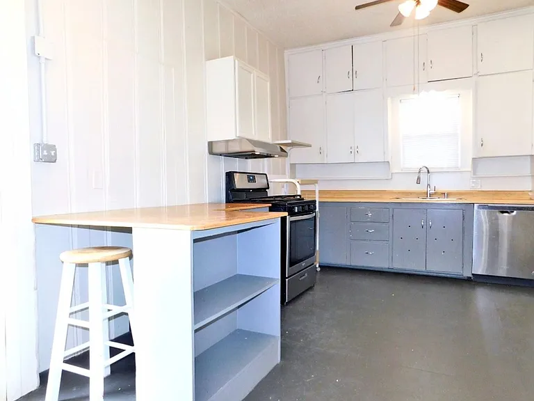 612 Schmitz Ave — Photo 5