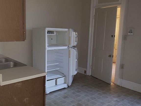 3rd image of 24 E University Ave #2