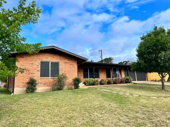 155 Linda Dr, Fredericksburg, TX 78624