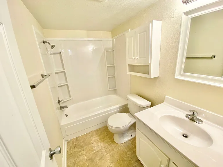 Alpine Circle Apartments — Photo 26