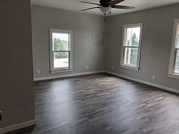 3 bed, 1959 sqft, $1,800 — Photo 1