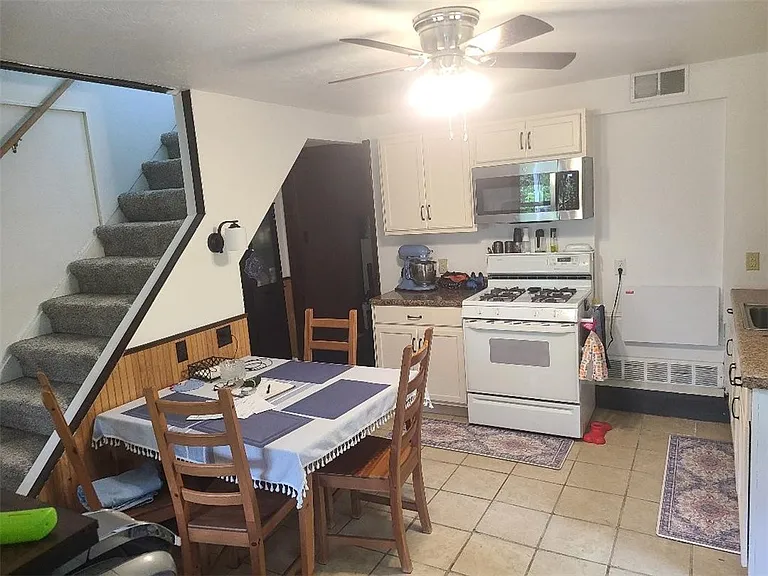 207 Montana Ave — Photo 18