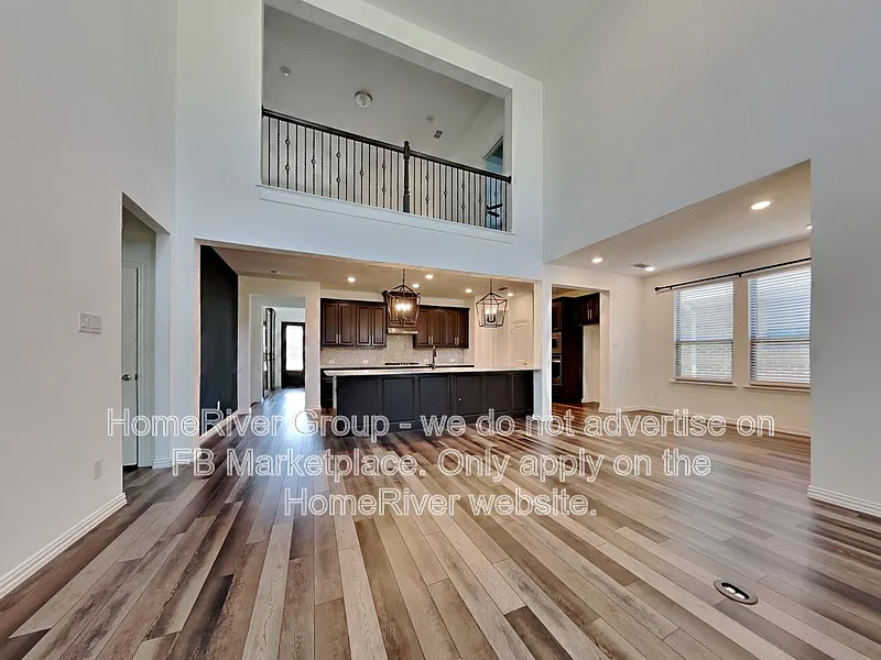 4 bed, 4.0 bath, 2679 sqft, $2,900 — Photo 3